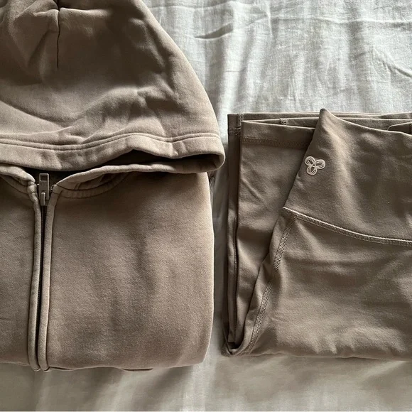 TNA Set - Picture 3 of 7